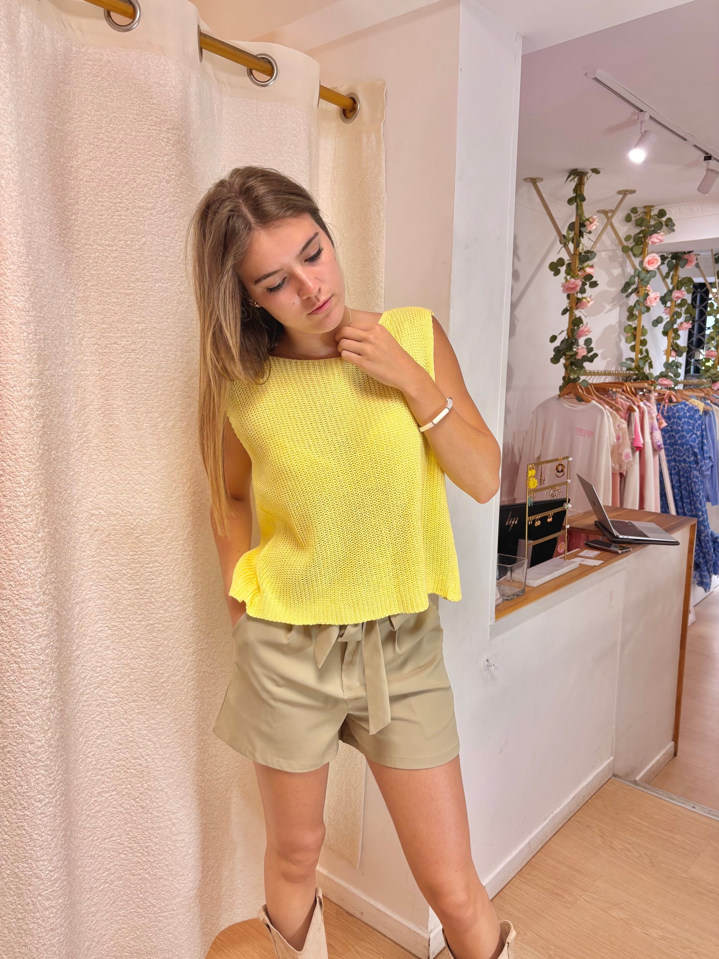 Pull Lola jaune